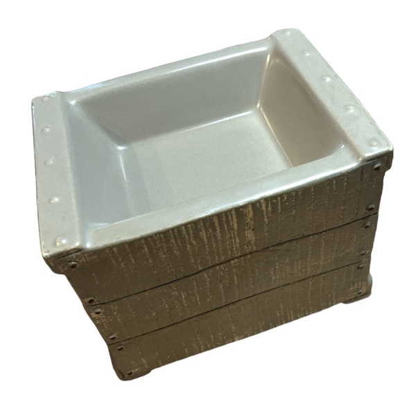 Scentsy Fruit Crate *Retired* Wax Warmer - Picture 3 of 10